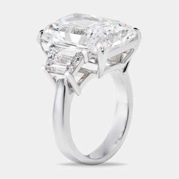 Pre Owned 14.00 cts Radiant Cut and Trapezoid Lab Grown Diamond 18k White Gold Ring Size 52