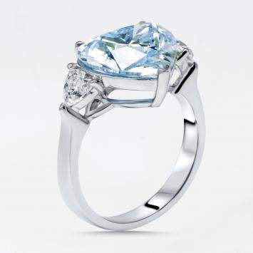 مملوكة مسبقًا 6 cts VIvid Blue Heart, Trillion Lab Grown Diamonds 18k White Gold Ring Size 52
