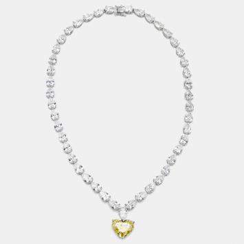 Pre Owned قلادة ذهب أبيض عيار 18 وماسة مختبرية على شكل كمثرى وقلب وزنها 57.02 قيراط