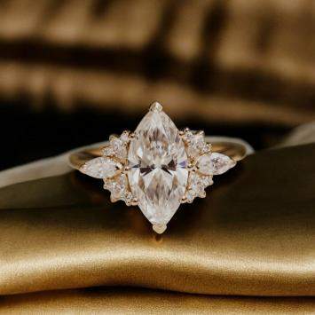 Pre Owned 1.50 cts Marquise Cut Lab Grown Diamond 18k Yellow Gold Ring Size 52