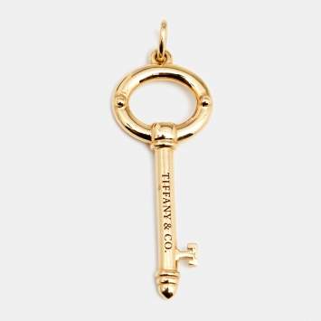 Pre Owned Tiffany & Co. Tiffany Keys 18K Yellow Gold Oval Key Pendant