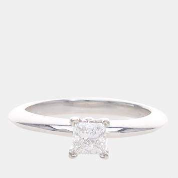 Pre Owned Tiffany & Co. Diamond Platinum Solitaire Engagement Ring EU 47