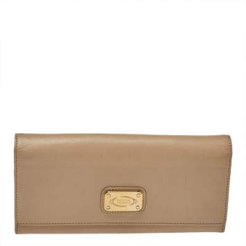 Pre Owned Tod's Beige Leather Plaque Logo Continental Flap Wallet