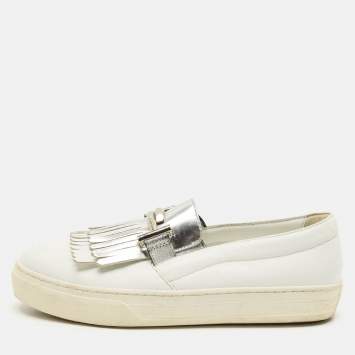 مملوكة مسبقًا Tod's Fringe Strap Size 36 White Leather Slip On Loafer Sneakers