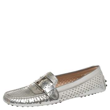 مملوكة مسبقًا Tod's Silver Perforated Leather Buckle Loafers Size 40