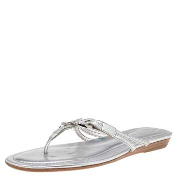 Pre Owned Tod's Silver Leather Thong Flat Sandals Size 38.5