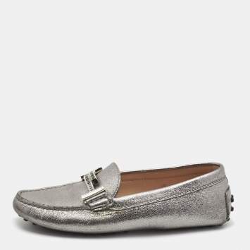 مملوكة مسبقًا Tod's Silver Leather Embellished Double T Slip On Loafers Size 35