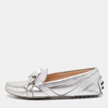 Pre Owned Tod's Silver Leather Logo Bow Loafers Size 36