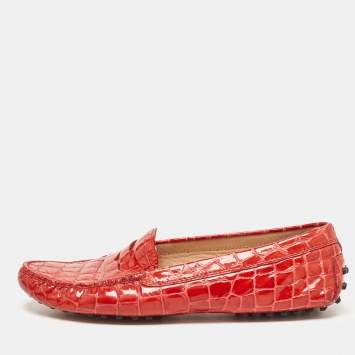 مملوكة مسبقًا Tod's Red Croc Embossed Patent Leather Penny Loafers Size 39.5