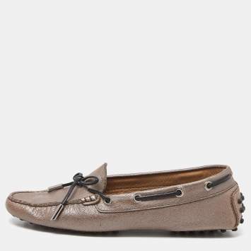 مملوكة مسبقًا Tod's Metallic Leather Bow Slip On Loafers Size 37