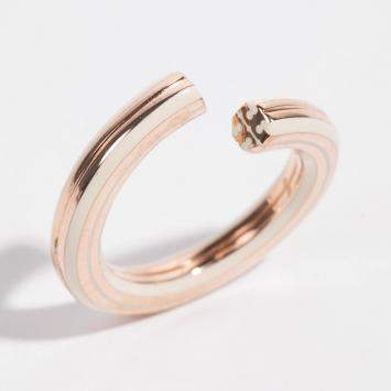 Pre Owned Tory Burch White Stretch Ring US 7