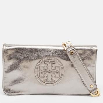 Pre Owned Tory Burch Silver Patent Leather Reva Chain Clutch