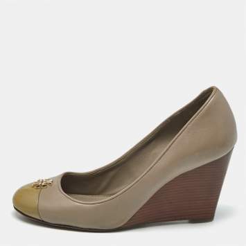 Pre Owned Tory Burch Grey/Beige Leather Reva Logo Cap Toe Wedge Pumps Size 35.5