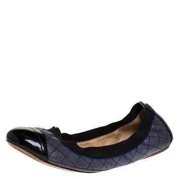 Pre Owned Tory Burch Blue/Black Patent And Leather Quilted Detail Scrunch Ballet Flats Size 38