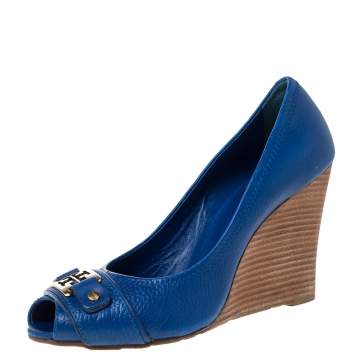 Pre Owned Tory Burch Blue Leather Caroline Scrunch Wedge Peep Toe Pumps Size 38.5