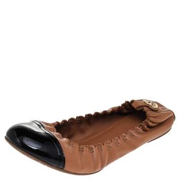 Pre Owned Tory Burch Tan/Black Leather And Patent Leather Cap Toe Scrunch Ballet Flats Size 39
