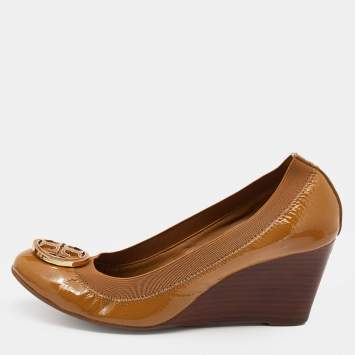 Pre Owned Tory Burch Brown Patent Leather Wedge Scrunch Pumps Size 36