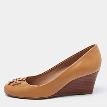 Pre Owned Tory Burch Brown Leather Raleigh Round Toe Wedge Pumps Size 36.5