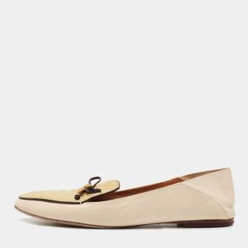 Pre Owned Tory Burch Beige/Cream Leather and Ostrich Embossed Charm Loafers Size 40 