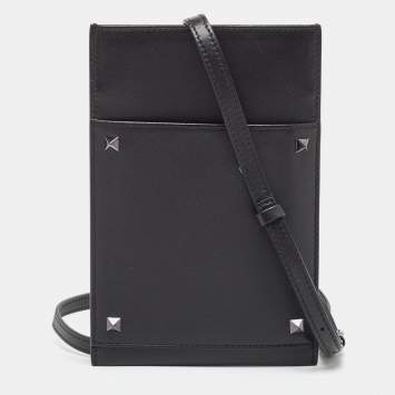 Pre Owned Valentino Black Leather Rockstud Phone Crossbody Bag