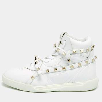 مملوكة مسبقًا Valentino White Leather Rockstud High Top Sneakers  Size 38.5