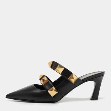 مملوكة مسبقًا Valentino Black Leather Roman Stud Pointed Toe Mules Size 37.5