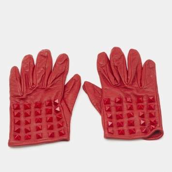 Pre Owned Valentino Red Leather Rockstud Rouge Gloves Size 6.5