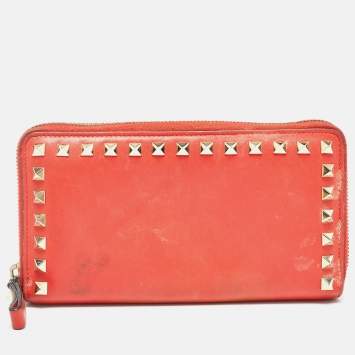 Pre Owned Valentino Red Leather Rockstud Zip Around Continental Wallet