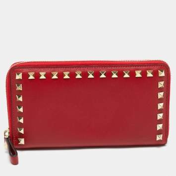 Pre Owned Valentino Red Leather Rockstud Zip Continental Wallet