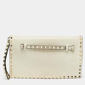 Pre Owned Valentino Off White Leather Rockstud Wristlet Clutch
