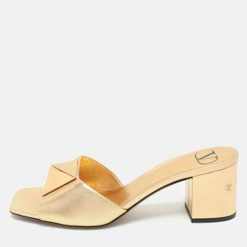 Pre Owned Valentino Gold Leather One Stud Slide Sandals Size 36.5