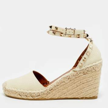 مملوكة مسبقًا Valentino Rockstud Size 38 Beige Leather  Espadrille Wedge Pumps