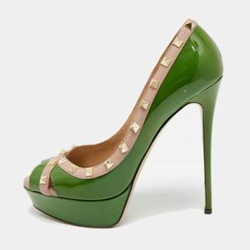 مملوكة مسبقًا Valentino Rockstud Size 41 Green/Biege Patent and Leather Peep Toe Pumps