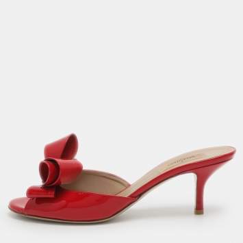 مملوكة مسبقًا Valentino Bow Size 38.5 Red Patent Leather Mules