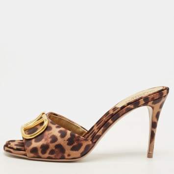 مملوكة مسبقًا Valentino Escape V logo Size 38.5 Brown Leopard Print Fabric Slide Sandals