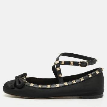 مملوكة مسبقًا Valentino Rockstud Size 37.5 Black Leather Satin Ballet Flats