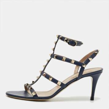 مملوكة مسبقًا صندل فالنتينو روكستاد جلد لامع وردي مقاس 40