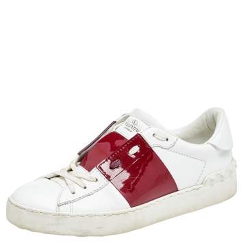 مملوكة مسبقًا Valentino White/Red Leather and Patent Leather Rockstud Low Top Sneakers Size 38
