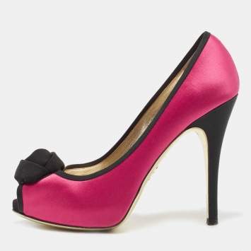 Pre Owned Valentino Pink/Black Satin Flower Applique Peep Toe Pumps Size 38.5