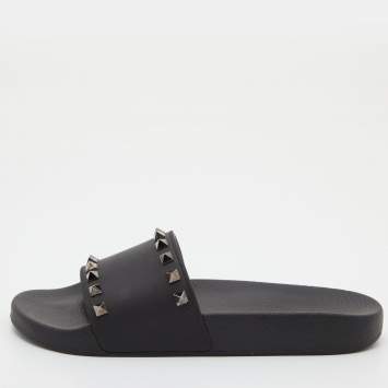 Pre Owned Valentino Black Rubber Rockstud Slides Size 38