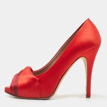Pre Owned Valentino Red Pleated Satin Peep Toe Pumps Size 39