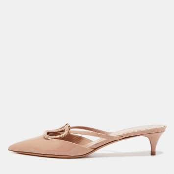 Pre Owned Valentino Beige Patent Leather Escape V logo Pointed Toe Mules Size 35