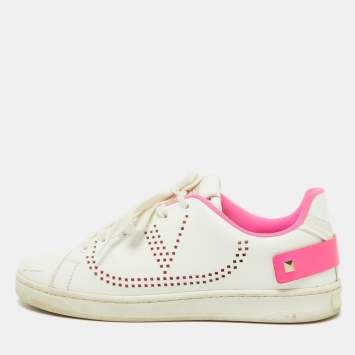 مملوكة مسبقًا Valentino White Leather Vlogo Rockstud Low Top Sneakers Size 36