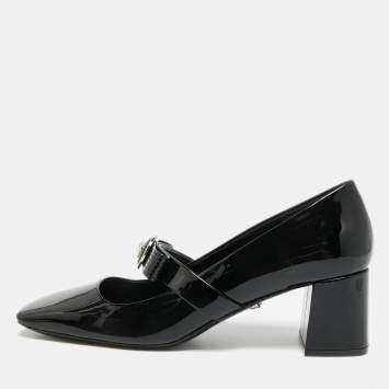 مملوكة مسبقًا حذاء كعب عالي فيرساتشي جلد براءات اختراع أسود بكعب سميك مزين بشريط جياني مقاس 39