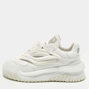 مملوكة مسبقًا حذاء رياضي فيرساتشي جلد مطاطي أبيض أوديسيا ميدوسا من دون رباط ضخم مقاس 37