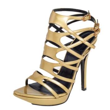 مملوكة مسبقًا Versace Metallic Gold Patent Leather Gladiator Sandals Size 38 