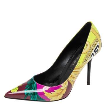 مملوكة مسبقًا Versace Multicolor Voyage Barocco Print Patent Leather Pumps Size 38