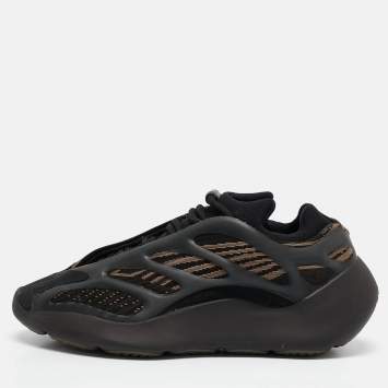Pre Owned Yeezy x Adidas Black Knit Fabric Yeezy 700 V3 Clay Brown Sneakers Size 38