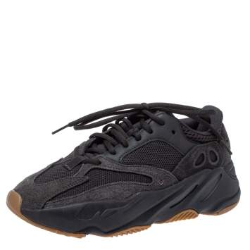 Pre Owned Yeezy x Adidas Dark Grey Suede And Mesh Yeezy 700 Utility Black Sneakers Size 38