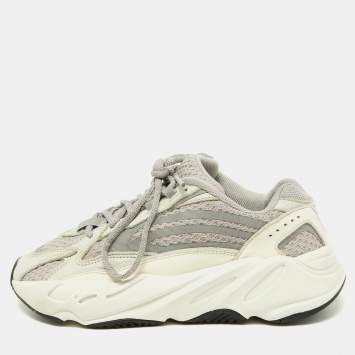 Pre Owned Yeezy x Adidas Grey/Off-White Knit Fabric and Leather Boost 700 V2 Static Sneakers Size 38 2/3